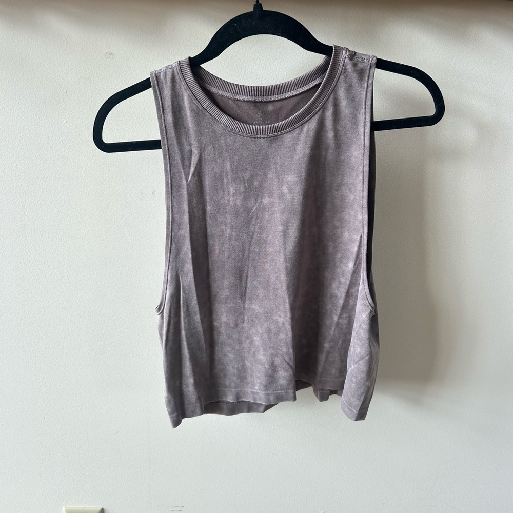 Chic Sleeveless Tank in Soft Gray